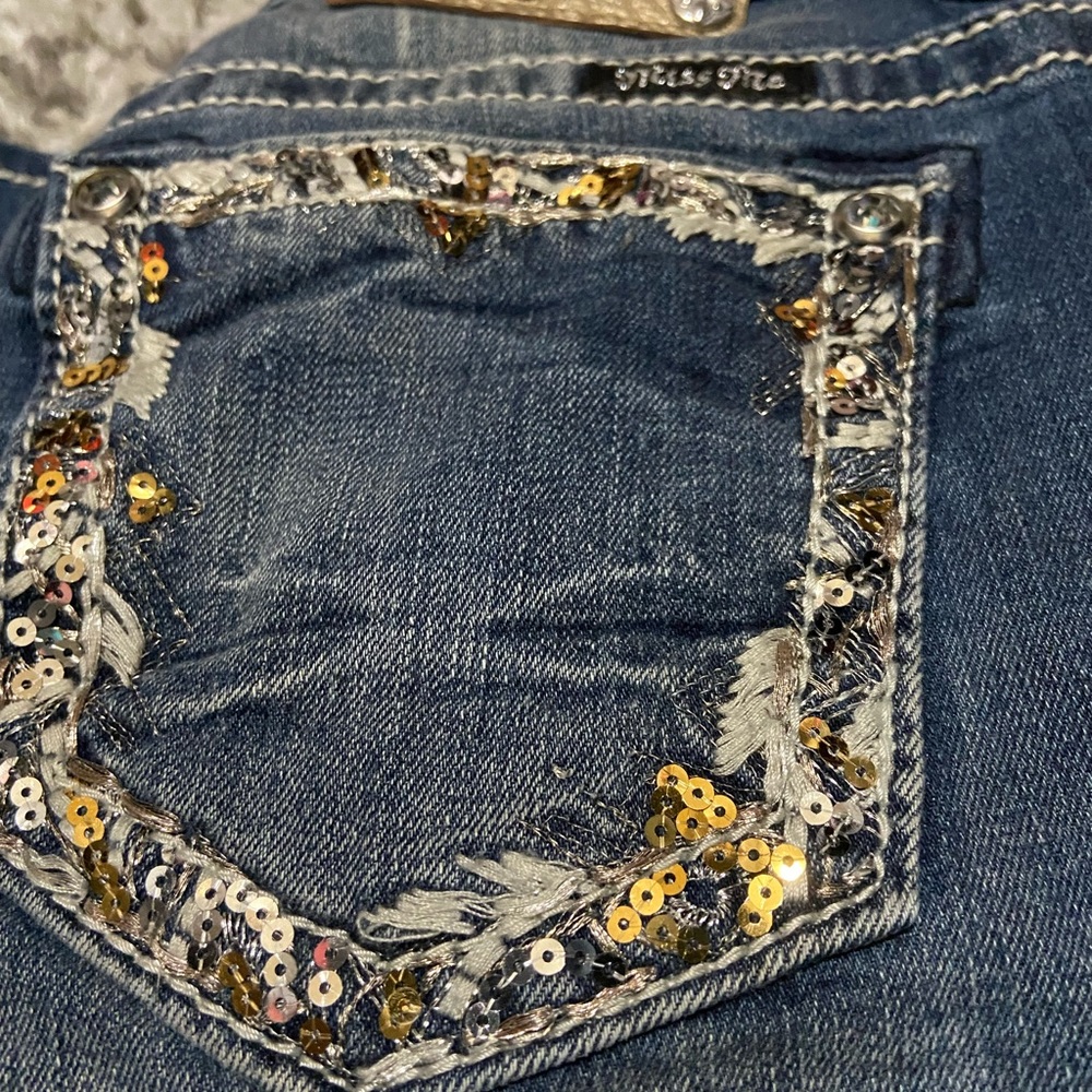 Miss Me signature boot cut size 28